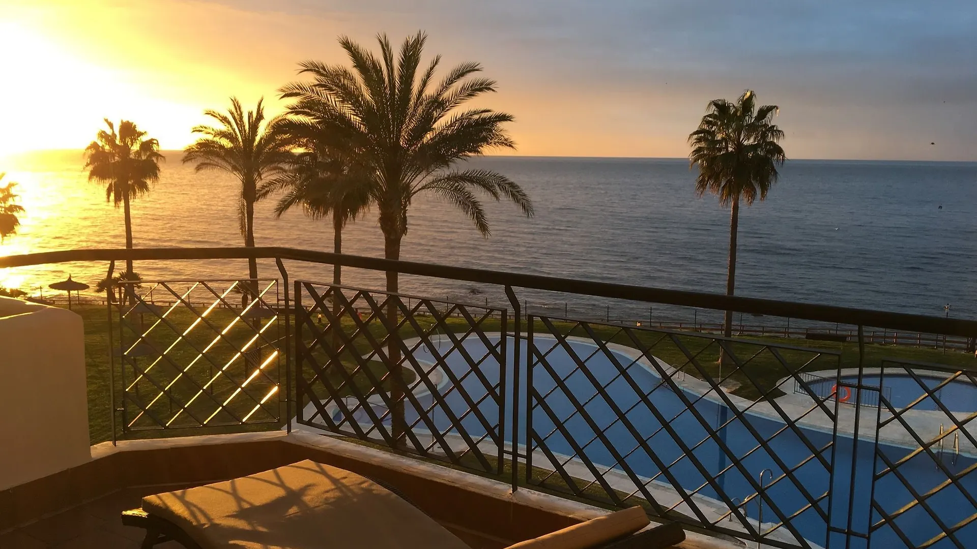 Mi Capricho Beachfront Apartment - Sitio De Calahonda Mijas 0*,  Spain