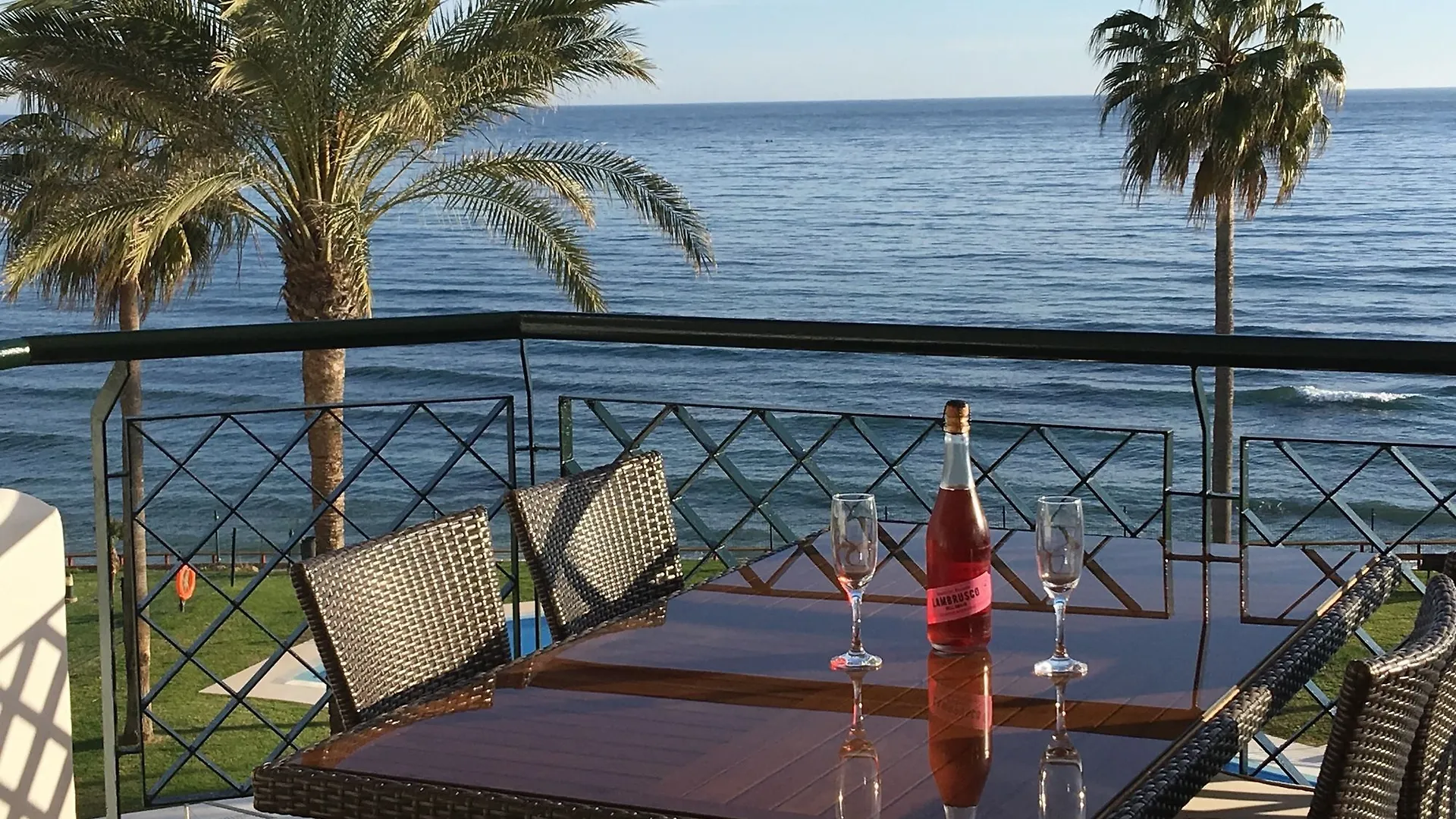 Mi Capricho Beachfront Apartment - Sitio De Calahonda Mijas