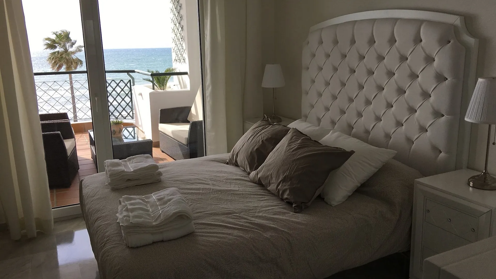 Mi Capricho Beachfront Apartment - Sitio De Calahonda Mijas